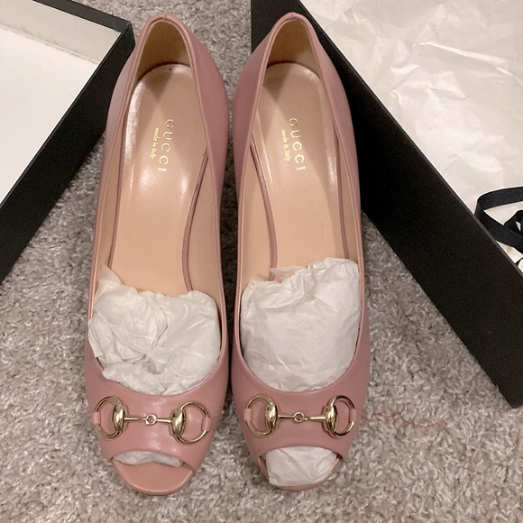 Gucci horsebit heels,size 9 ,used once,normal wear and tears - Picture 2 of 10